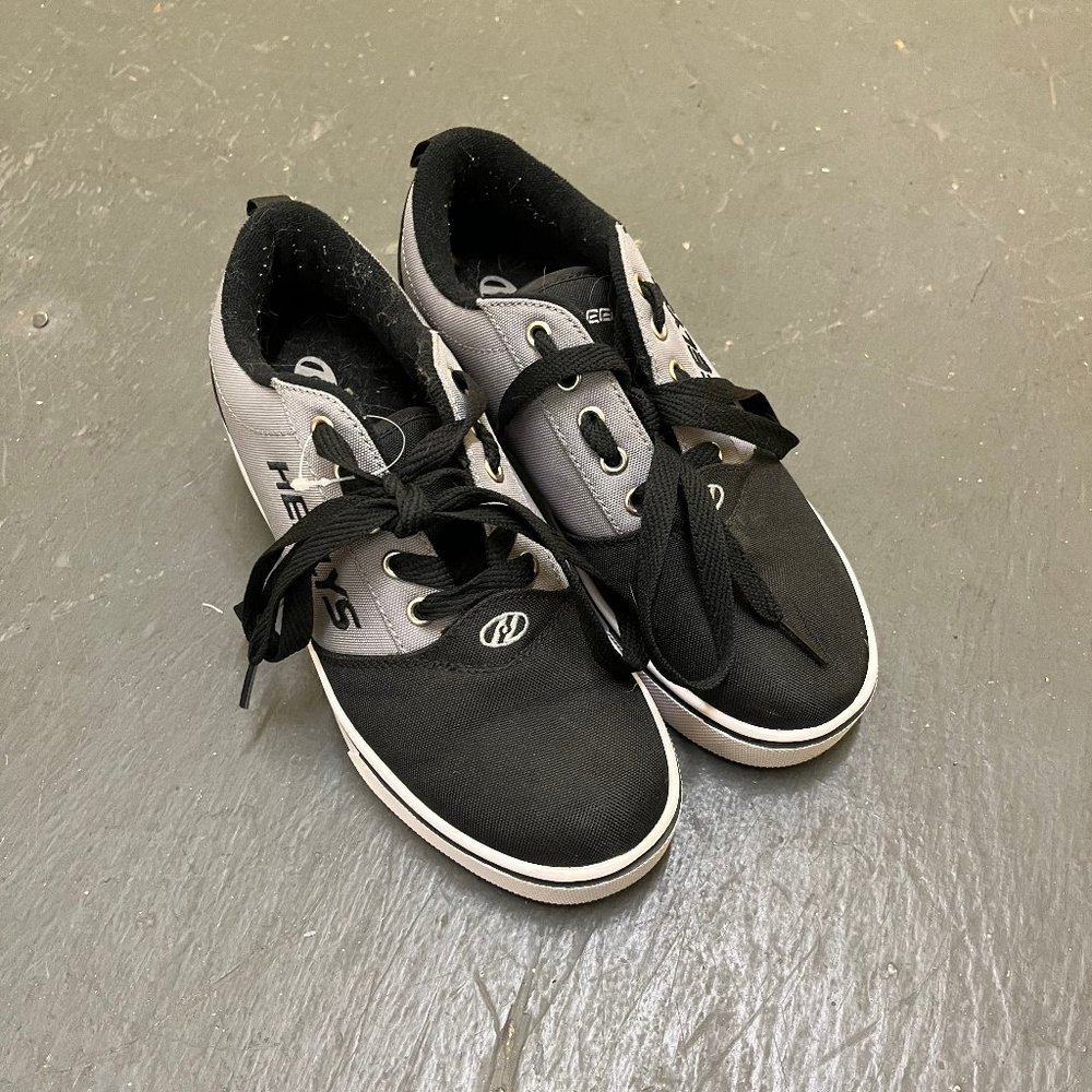 Heelys The Original Wheeled Shoe Size US YTH 5